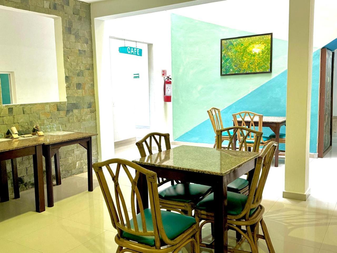 Hotel Punta Esmeralda Плая дел Кармен Екстериор снимка